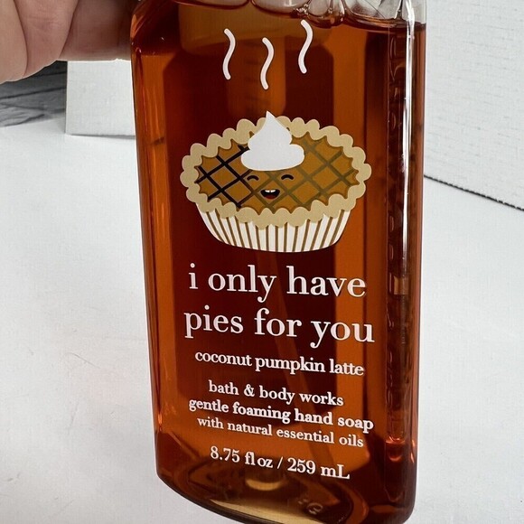 Bath & Body Works Foaming Hand Soap 8.75 fl oz  I Only Have Pies For You NEW!! - Picture 2 of 4